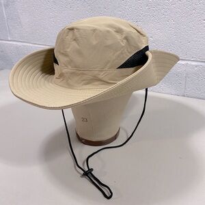 NWOT Tan & black light weight sun hat / safari hat​​​​​​​​​​​​​